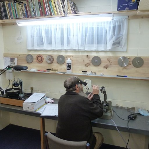 Faceting Room.