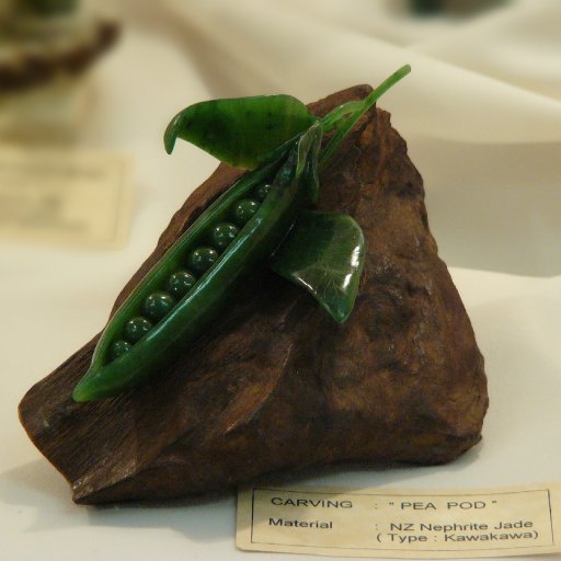 Greenstone carving - Pea Pod by Ron