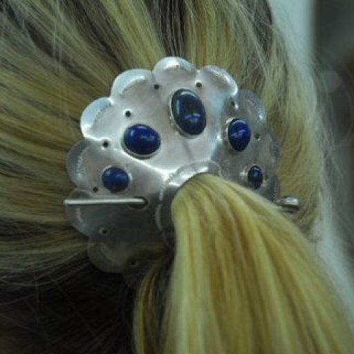 Hair clasp in use